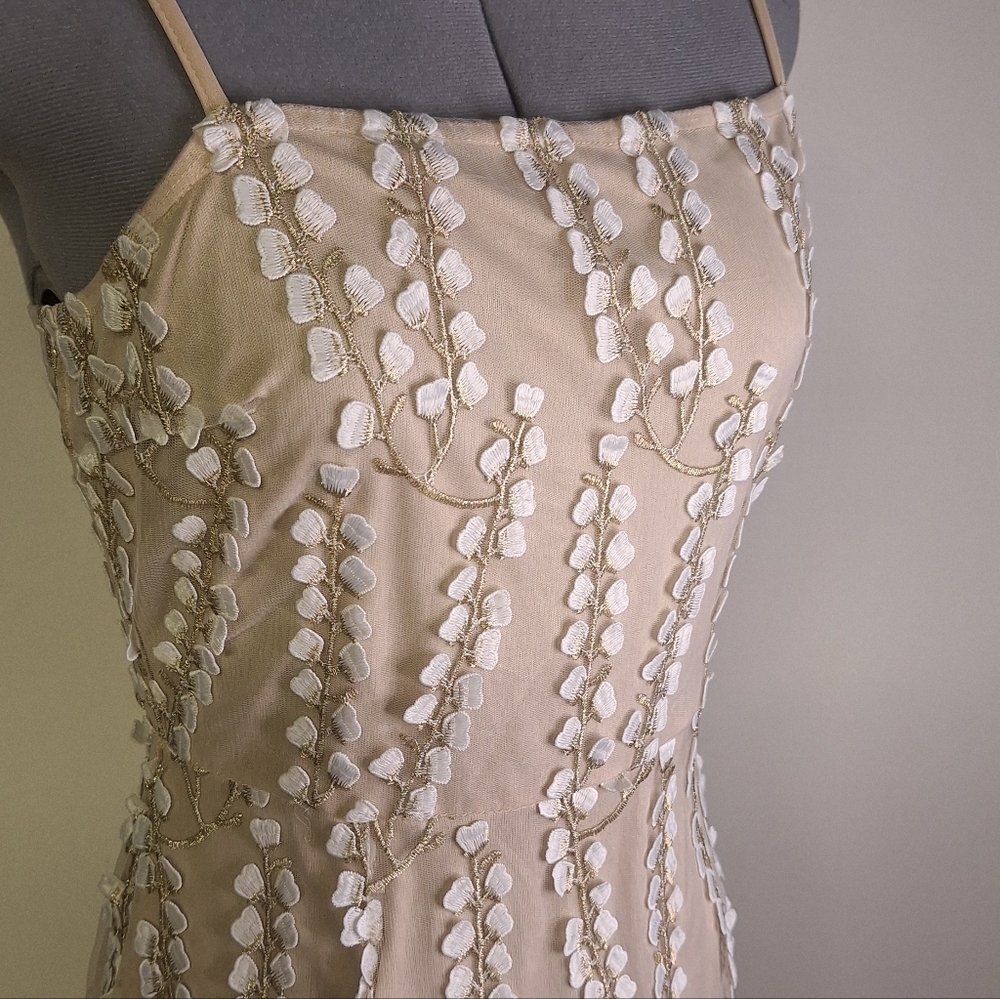 Dolly & Delicious Elegant Cream 3 D Leafs & Lace Dress Size 6